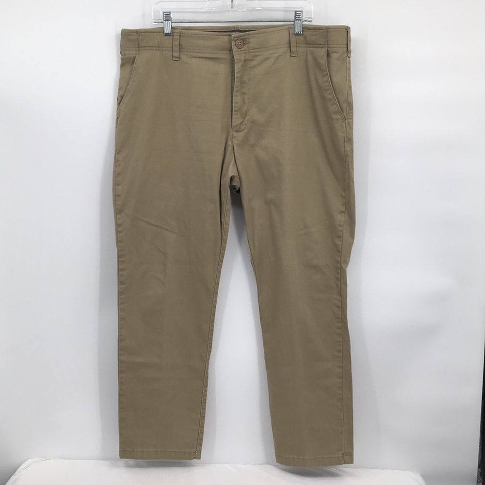 Lee Extreme Comfort Men's Slim Pant Taupe Tan Men's Size 40x28 Inseam